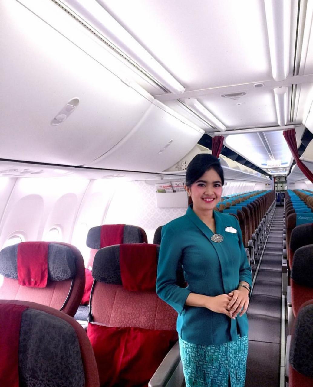 Sylvia Gumay Senja - Pramugari Garuda Indonesia