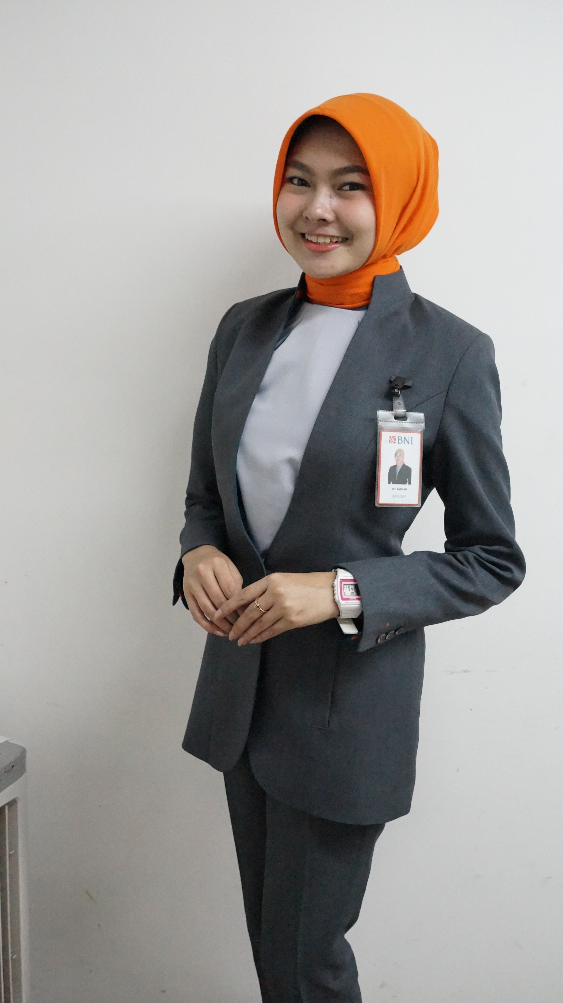 Siti Aminah - Teller BNI Cab. Perguruan Tinggi Bandung