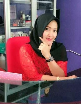 Eva Agustina - Owner Eva Salon, Indramayu